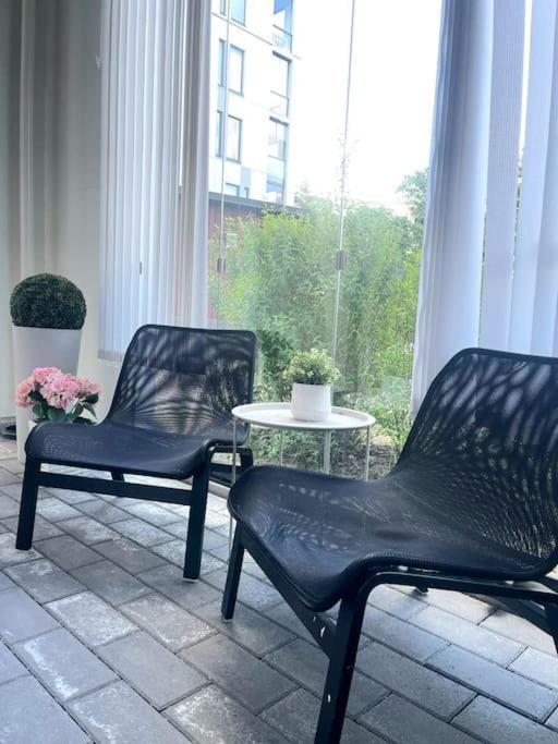 C&C Studio - Comfy Nest Near Airport & City Access Apartment