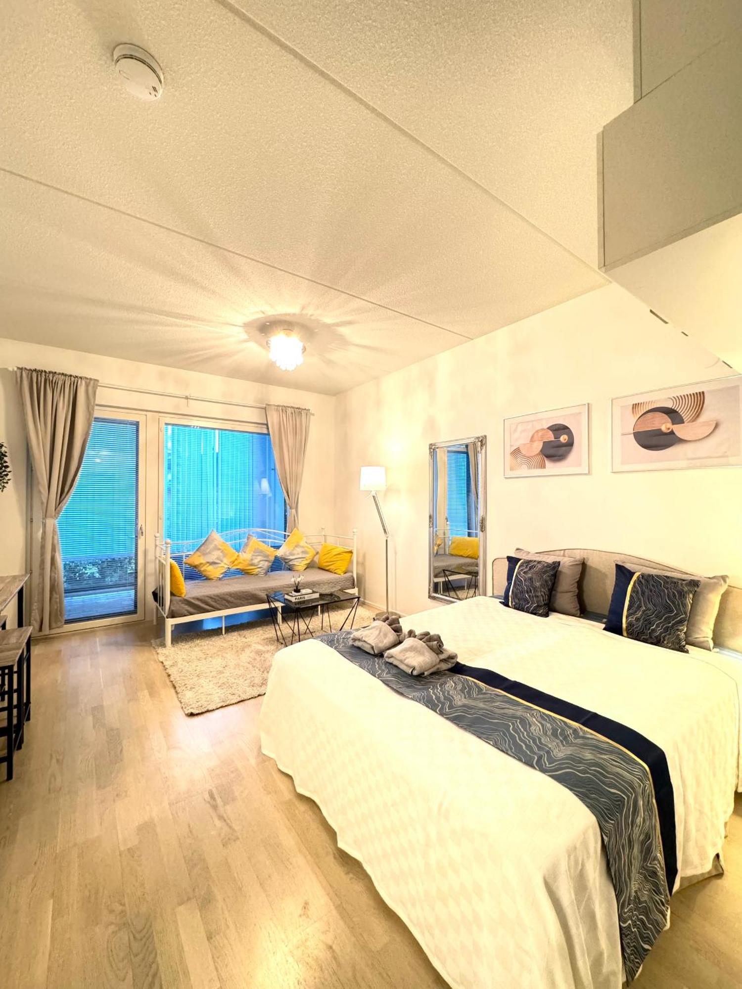 Apartment C&C Studio - Comfy Nest Near Airport & City Access